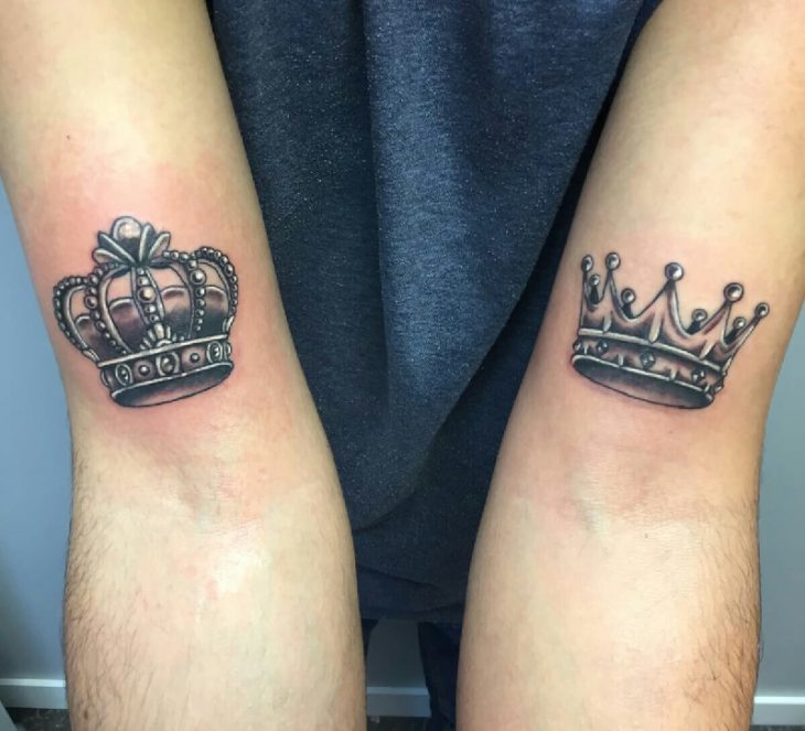 king crown tattoo design